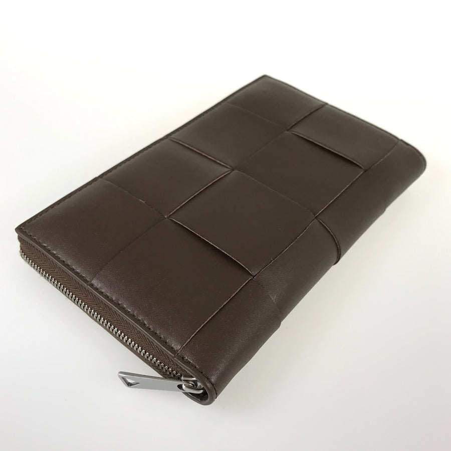 BOTTEGA VENETA Maxi Intrecciato Long wallet Round zipper