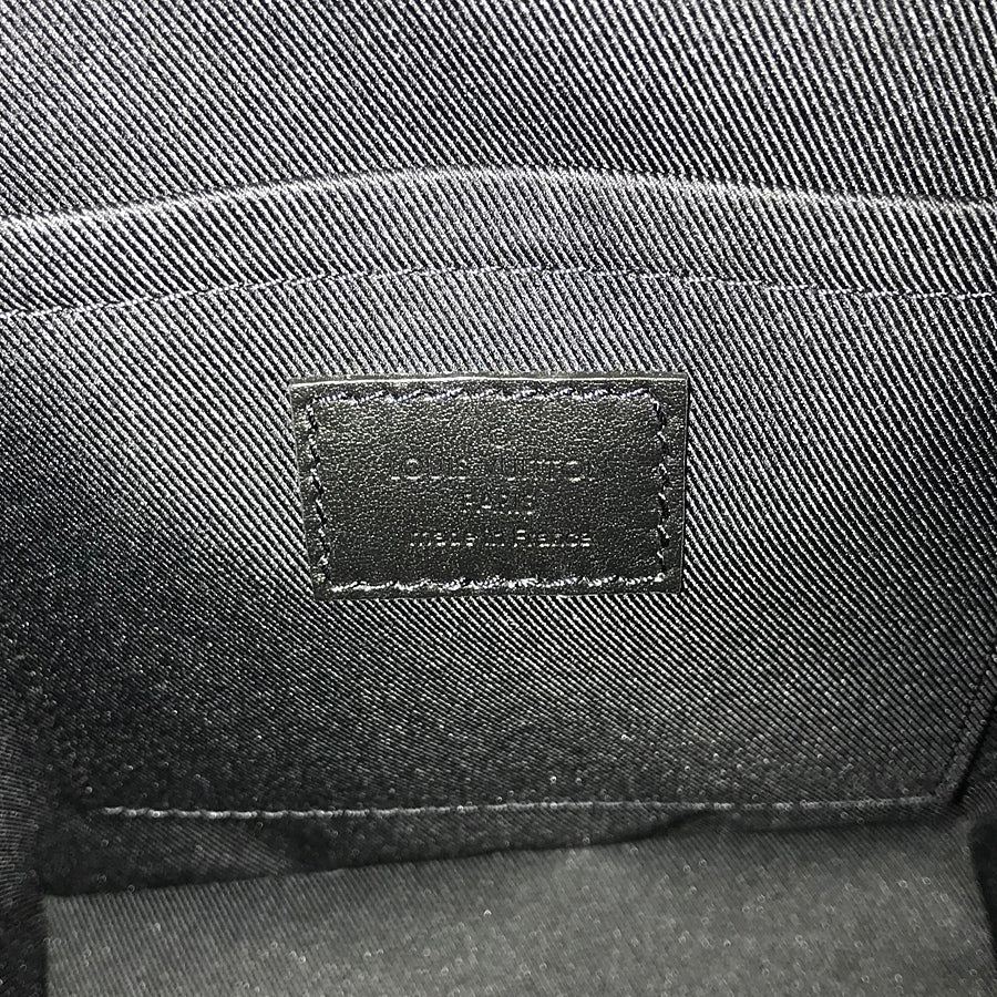 LOUIS VUITTON M57966 Shoulder bag