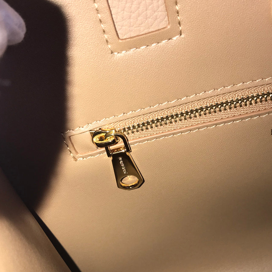 BURBERRY Frances Hand bag