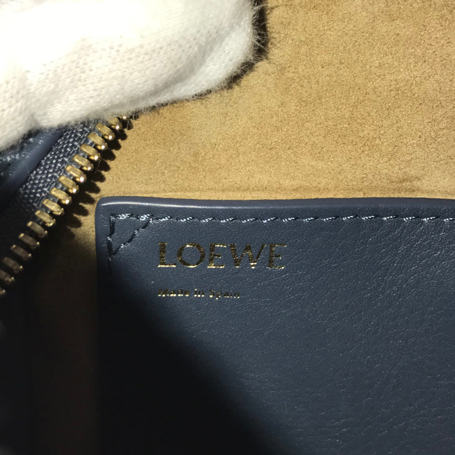 LOEWE Amazona 16 Hand bag