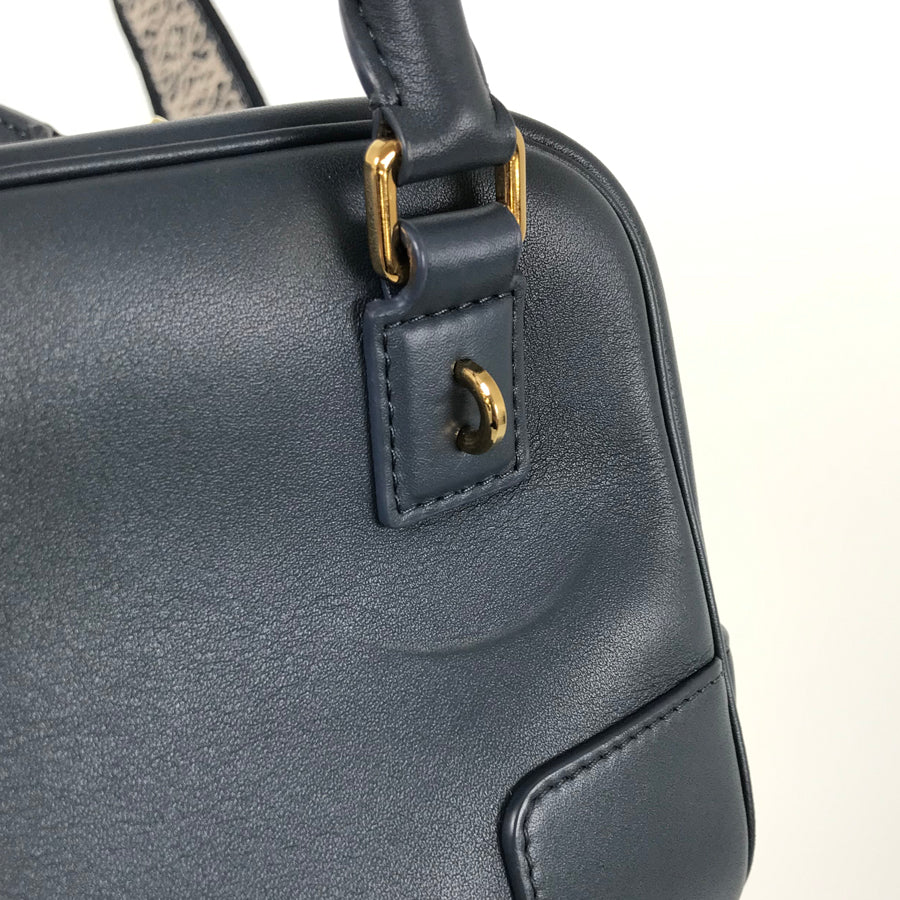 LOEWE Amazona 16 Hand bag