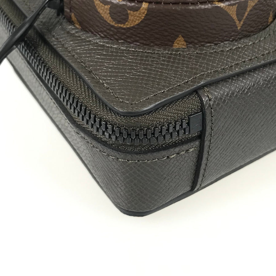 LOUIS VUITTON Taiga Monogram Phone Box M30581 Shoulder bag