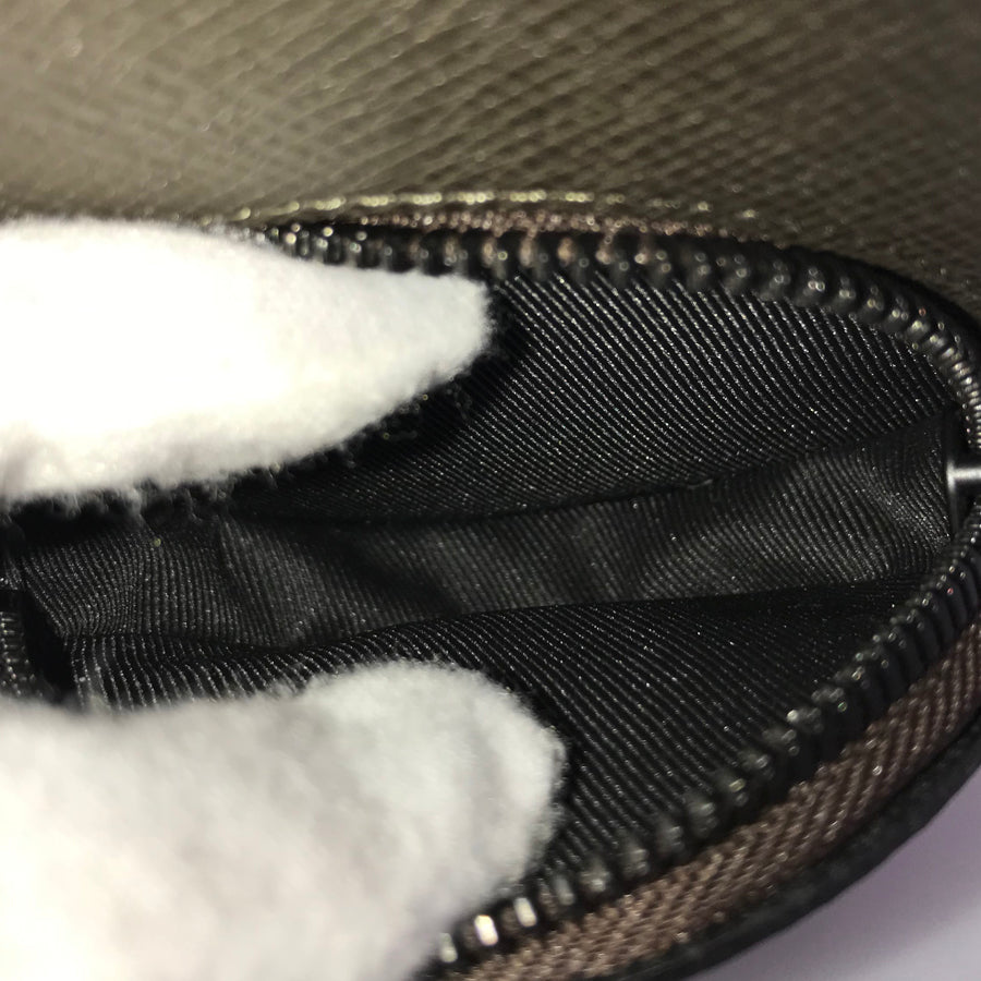 LOUIS VUITTON Taiga Monogram Phone Box M30581 Shoulder bag