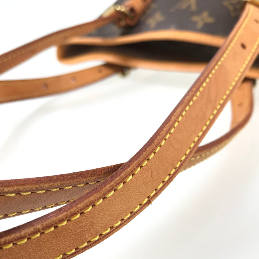 LOUIS VUITTON Monogram Petit Bucket M42238 Tote bag