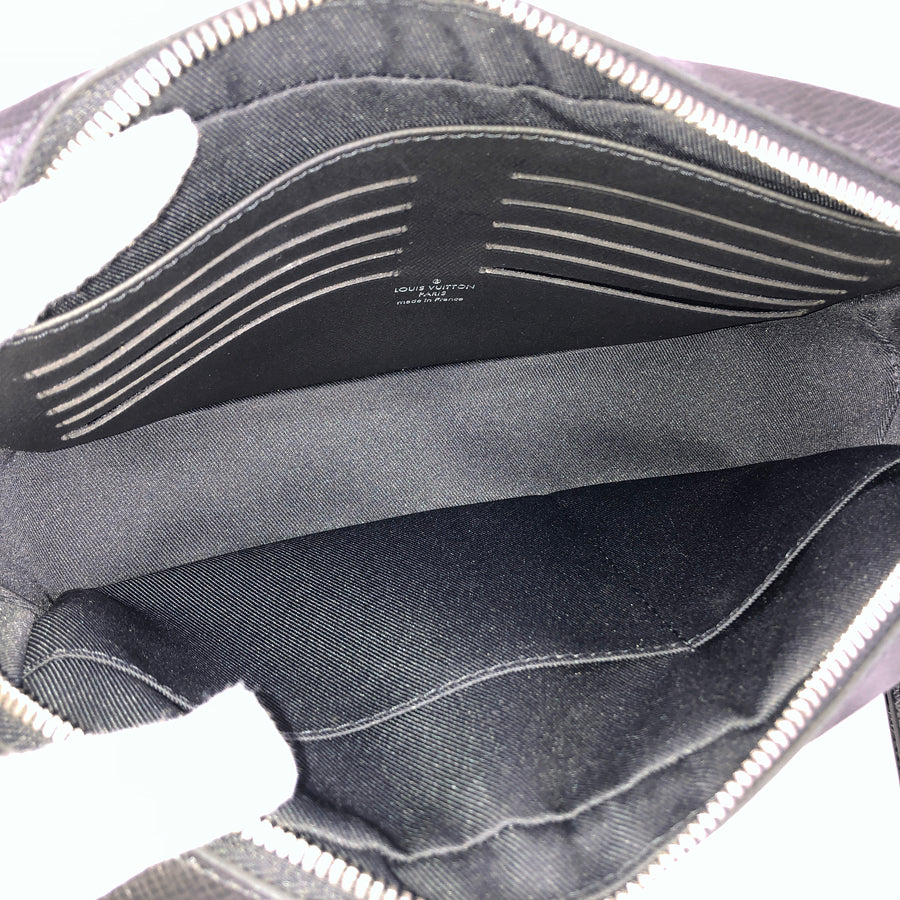 LOUIS VUITTON Taiga Pochette Kasai M30441 Second bag