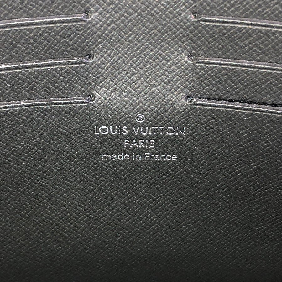 LOUIS VUITTON Taiga Pochette Kasai M30441 Second bag