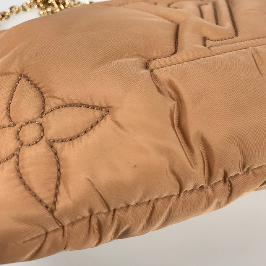 LOUIS VUITTON LV Pillow Maxi Multi Pochette Accessoires M58977 Shoulder bag