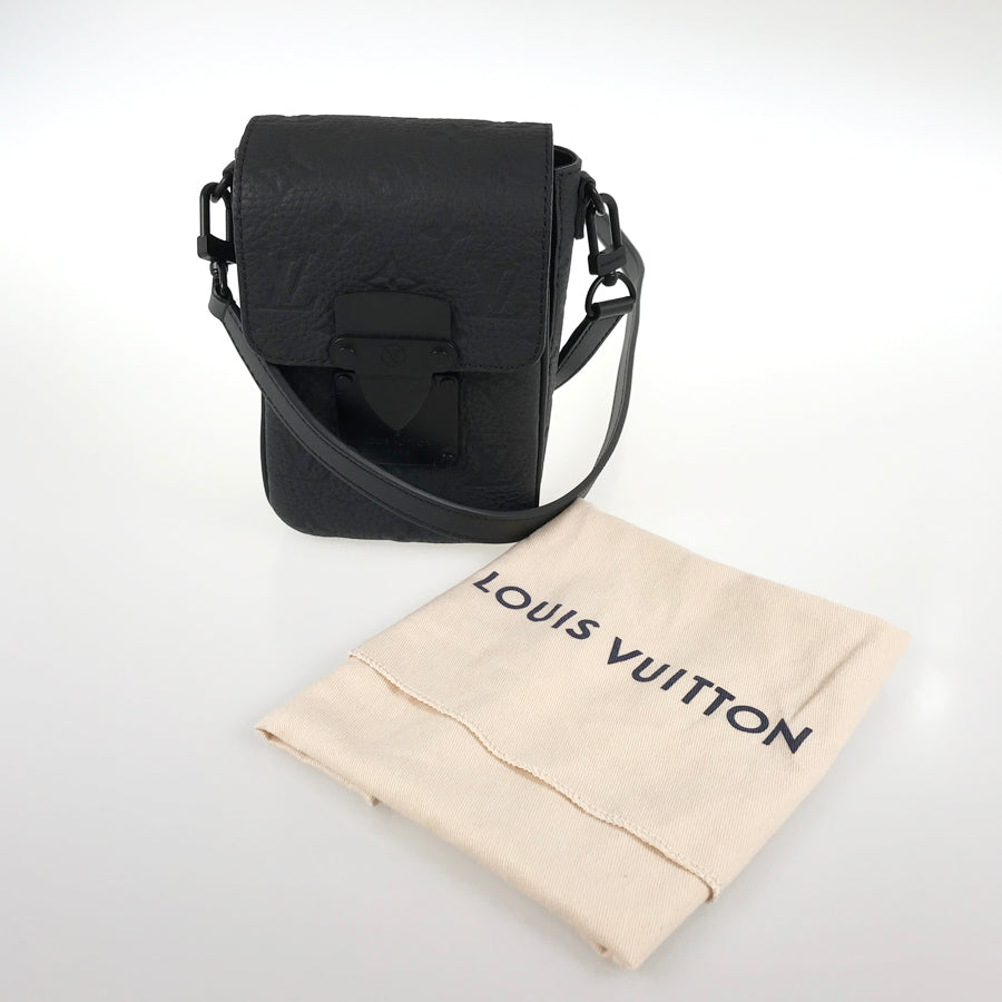 LOUIS VUITTON Taurillon Leather S Lock Vertical Wearable Wallet M81524 Shoulder bag
