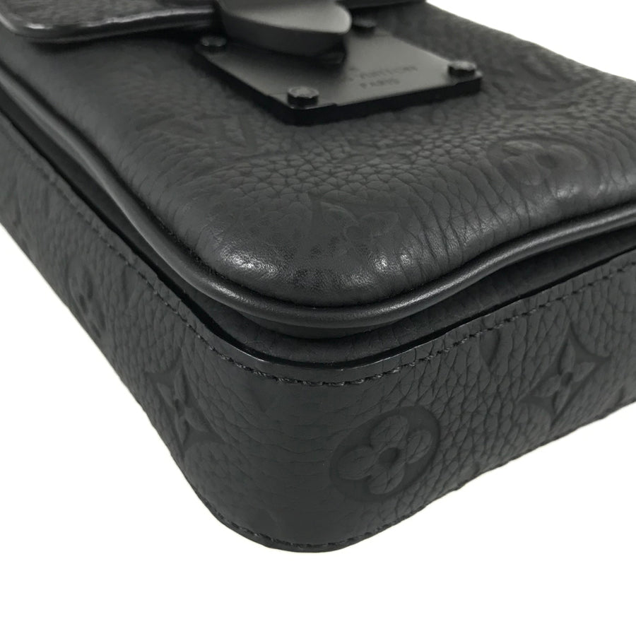 LOUIS VUITTON Taurillon Leather S Lock Vertical Wearable Wallet M81524 Shoulder bag