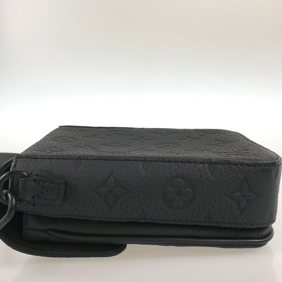 LOUIS VUITTON Taurillon Leather S Lock Vertical Wearable Wallet M81524 Shoulder bag