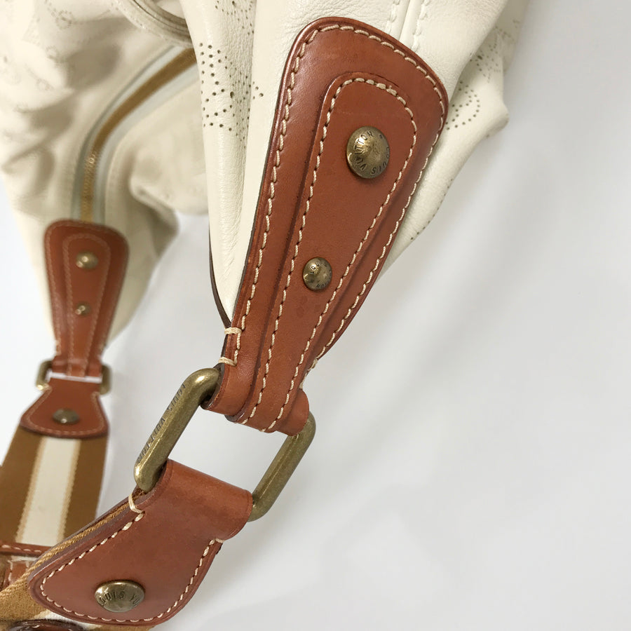 LOUIS VUITTON Monogram Mahina Onata GM M95460 Shoulder bag