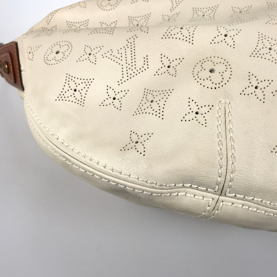LOUIS VUITTON Monogram Mahina Onata GM M95460 Shoulder bag
