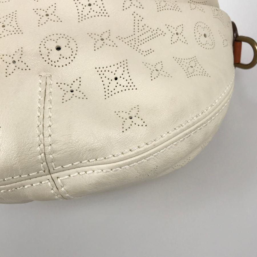 LOUIS VUITTON Monogram Mahina Onata GM M95460 Shoulder bag