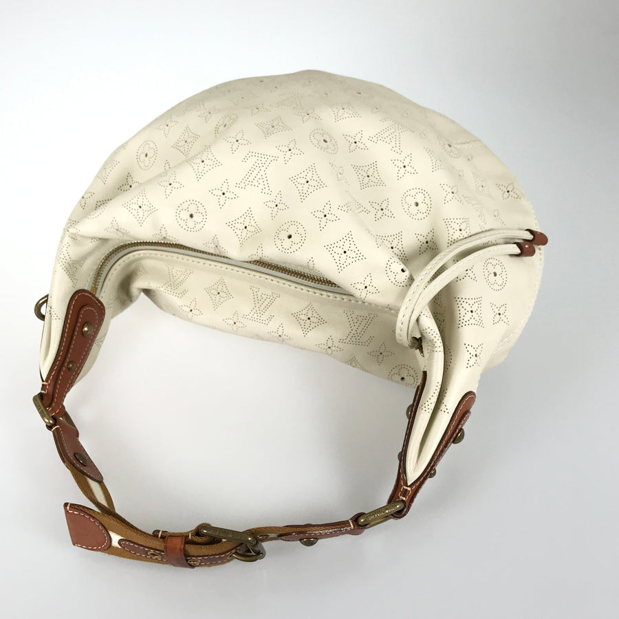 LOUIS VUITTON Monogram Mahina Onata GM M95460 Shoulder bag