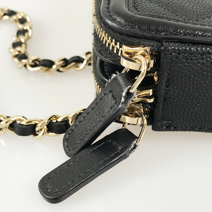 CHANEL CC Filigree Shoulder bag