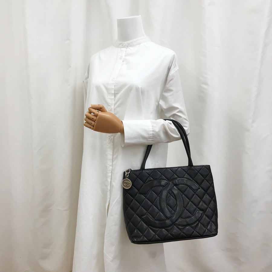 CHANEL Revival Tote Tote bag