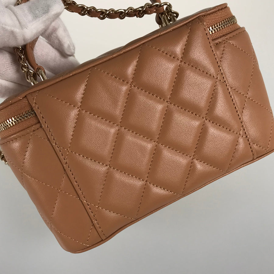 CHANEL Matelasse Shoulder bag