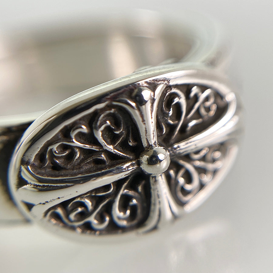 CHROME HEARTS Belted Oval Ring