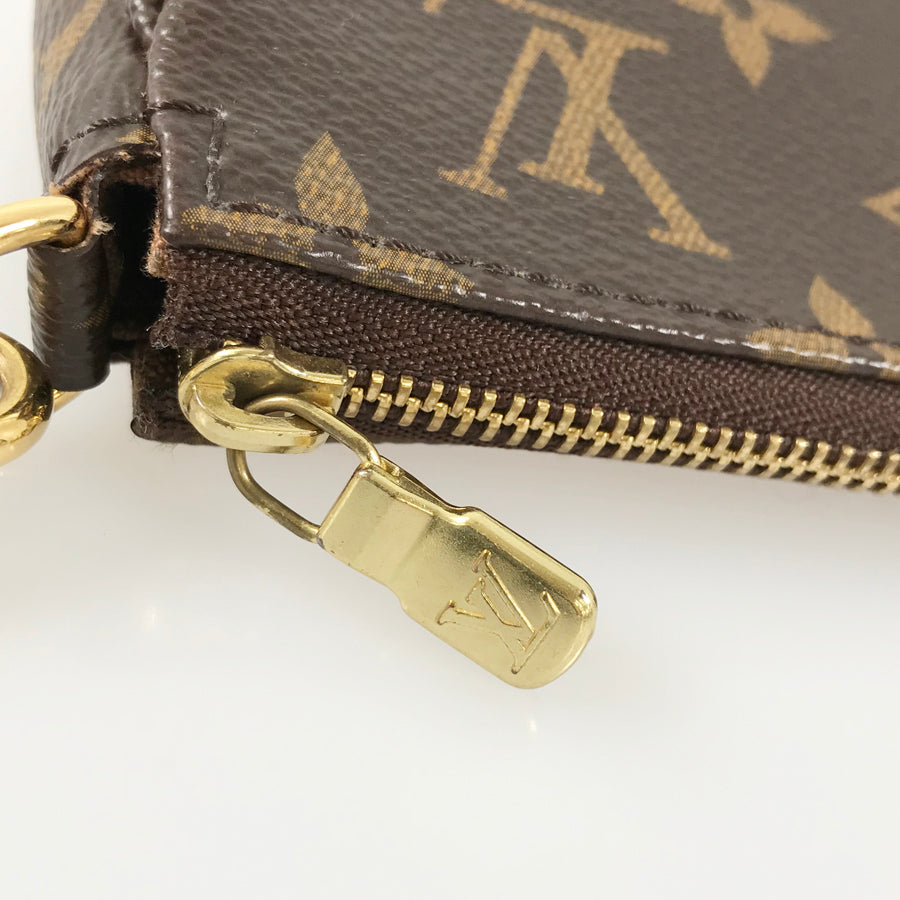 LOUIS VUITTON Monogram Pochette Accessoires M40712 Pouch