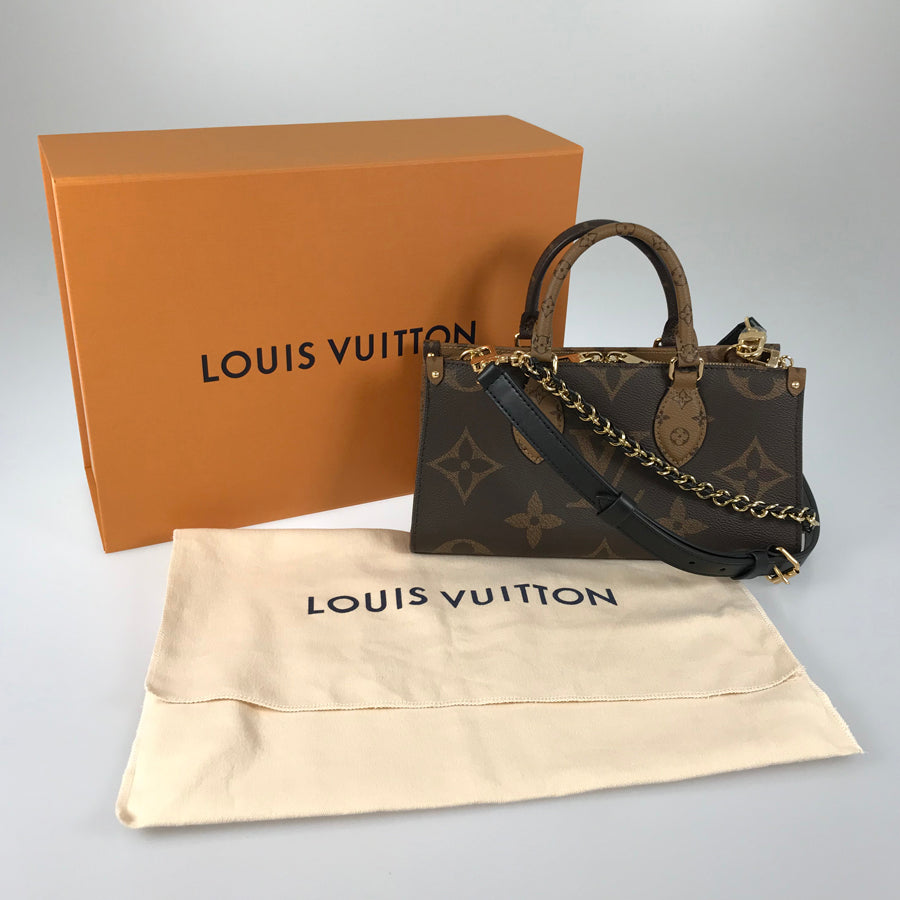 LOUIS VUITTON Monogram Giant Reverse On the Go EW Chain M14236 Hand bag