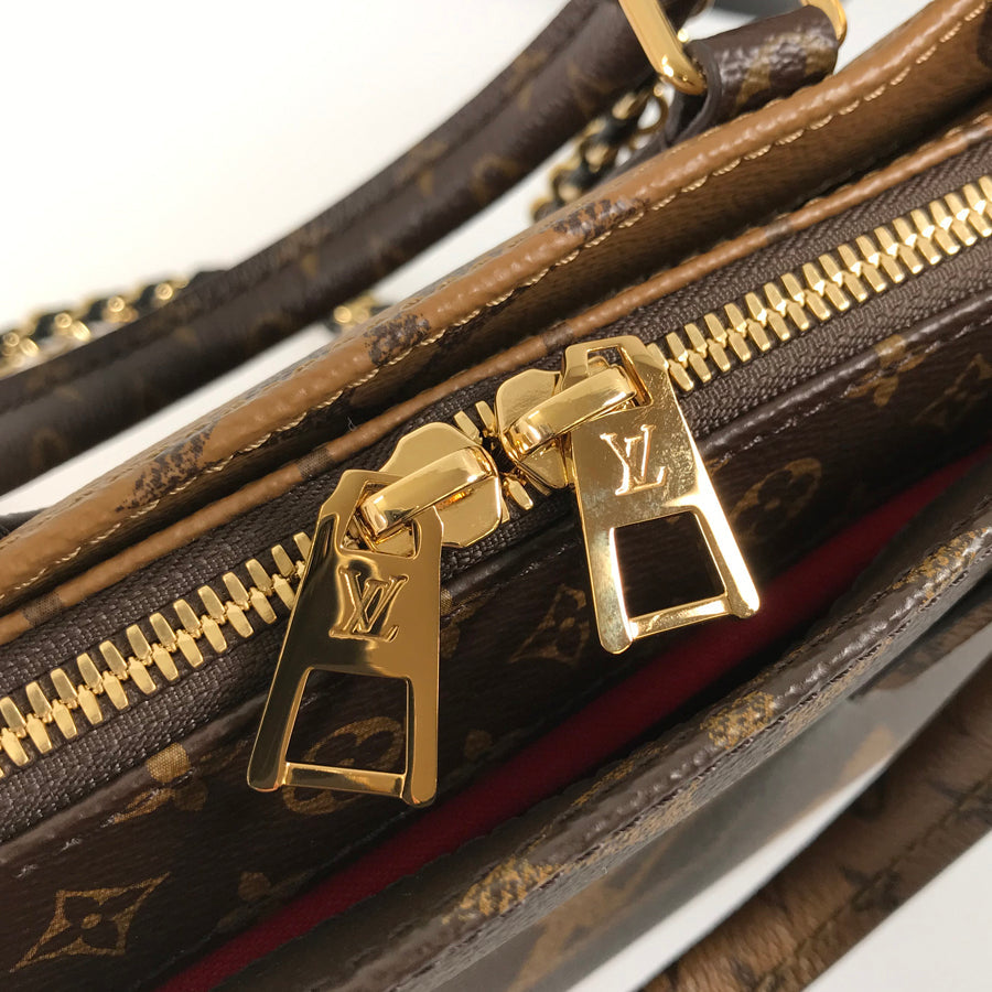 LOUIS VUITTON Monogram Giant Reverse On the Go EW Chain M14236 Hand bag