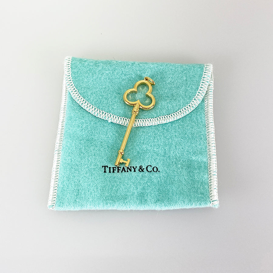 TIFFANY&Co. Key Pendant top