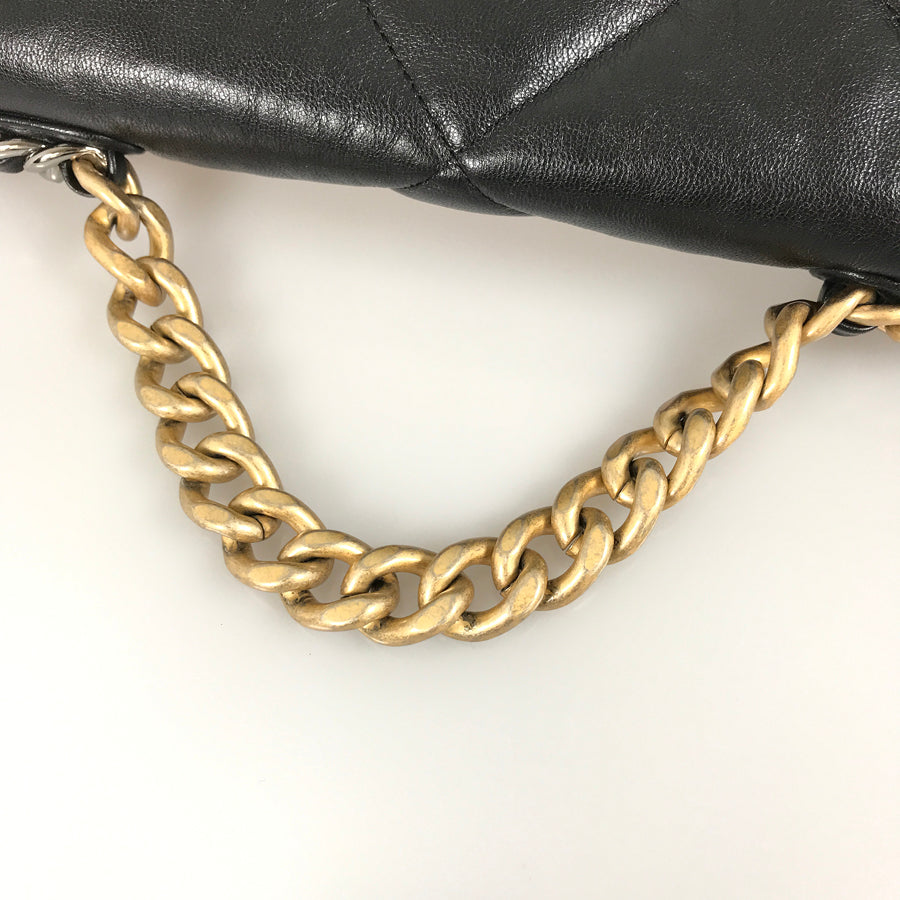 CHANEL Shoulder bag