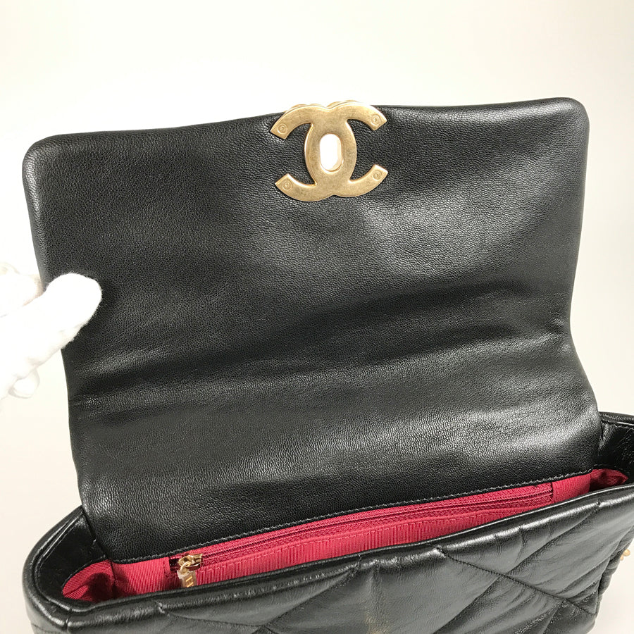 CHANEL Shoulder bag