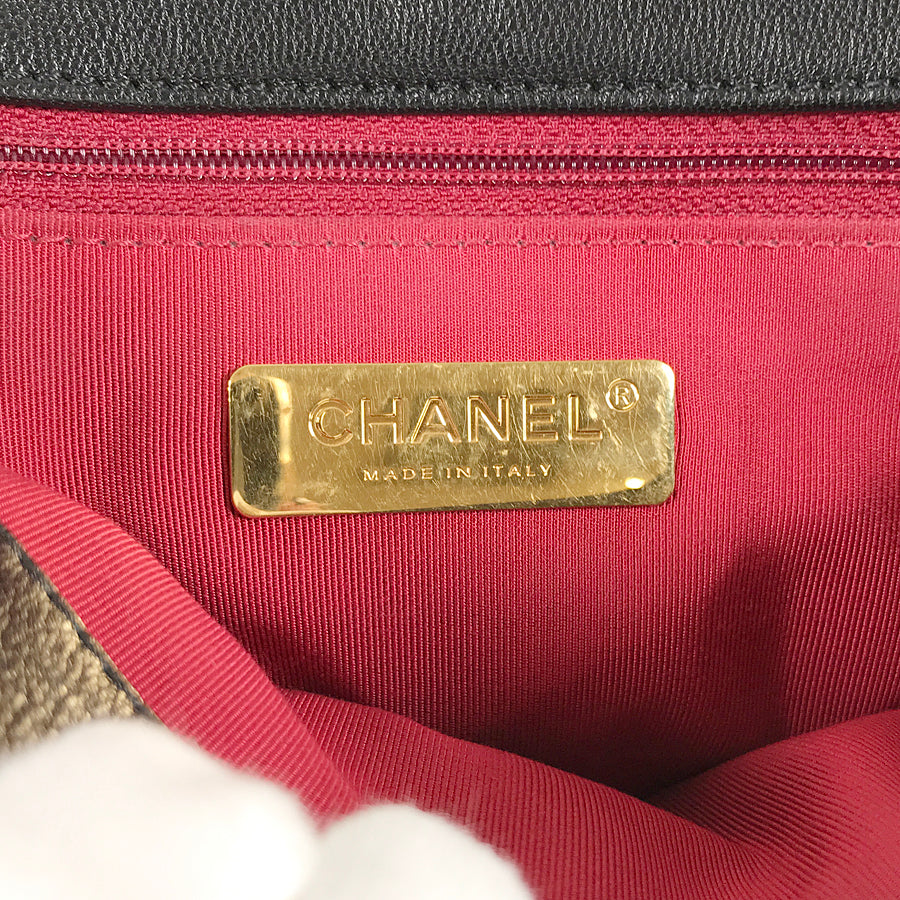 CHANEL Shoulder bag