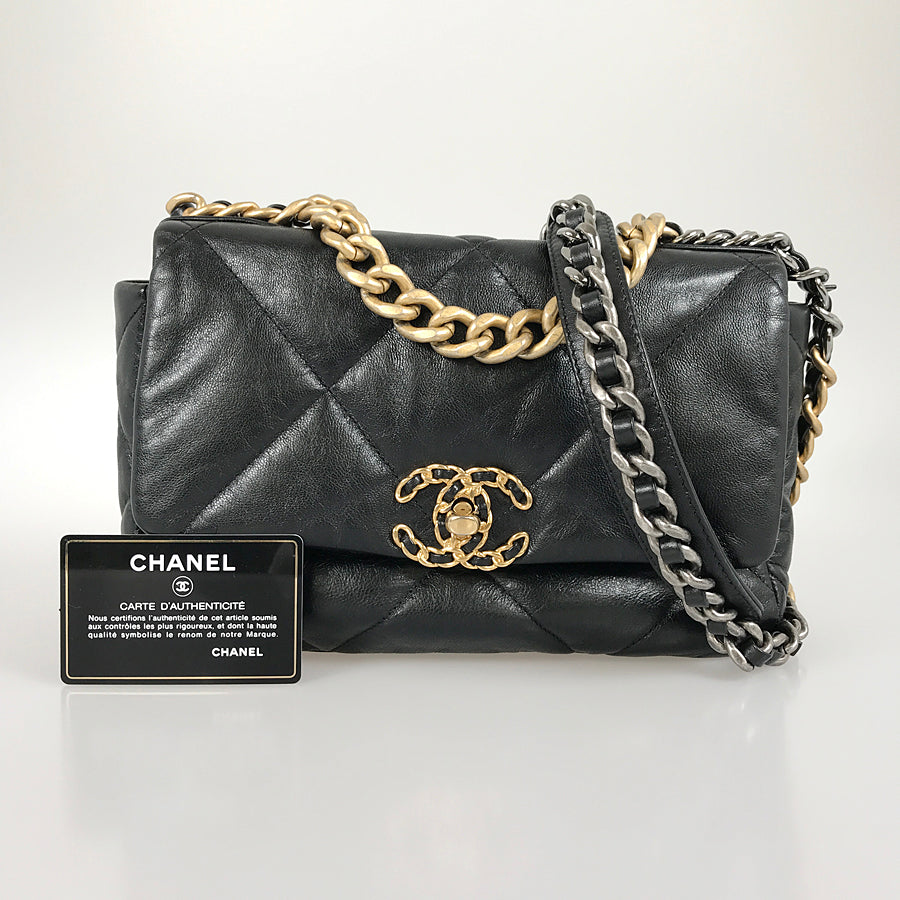 CHANEL Shoulder bag