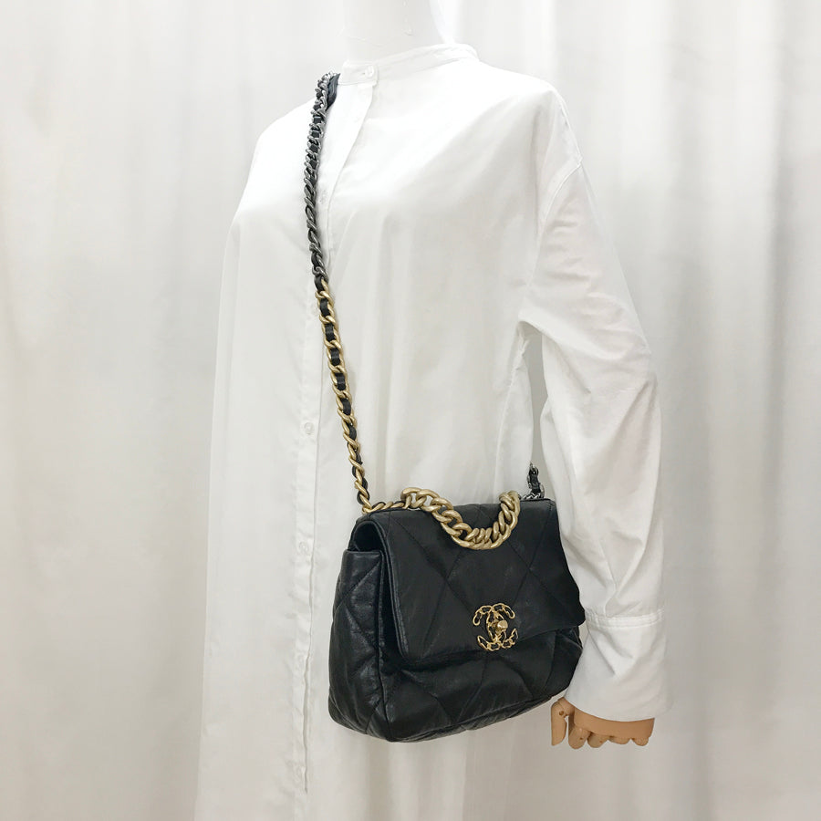CHANEL Shoulder bag