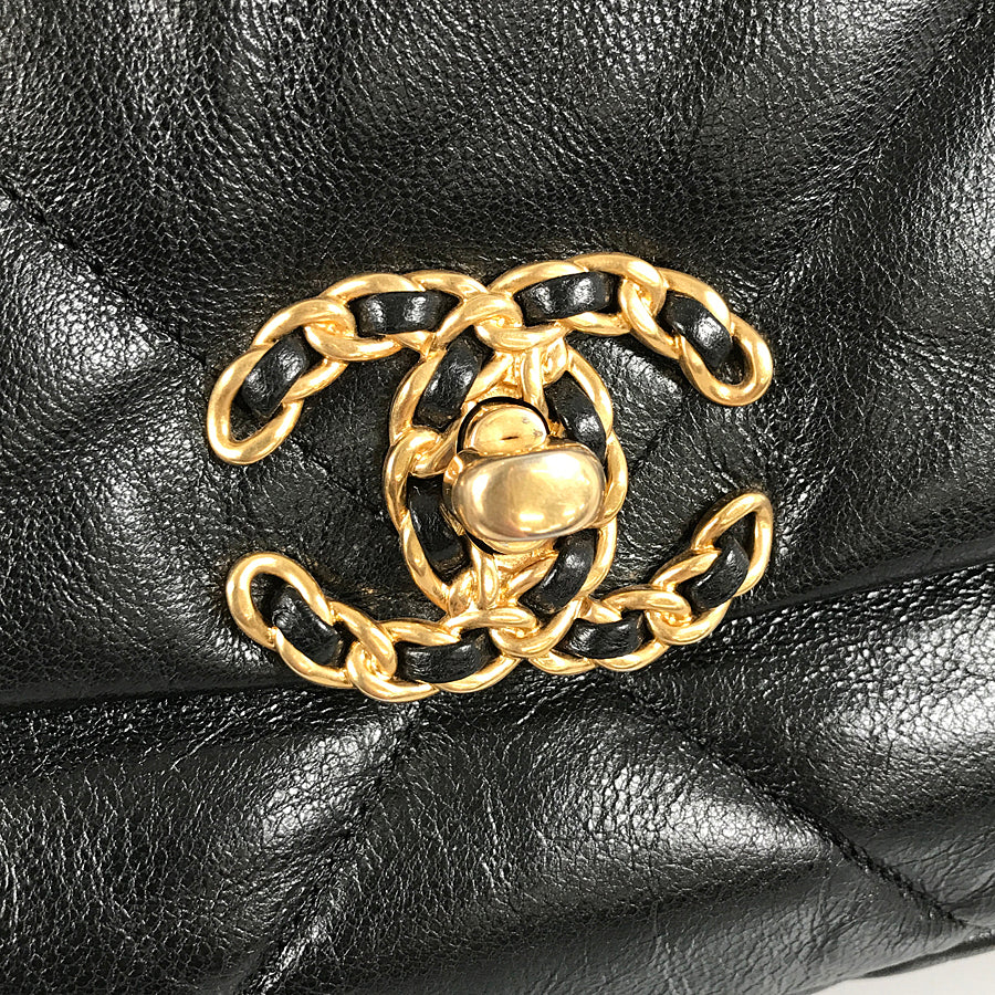 CHANEL Shoulder bag
