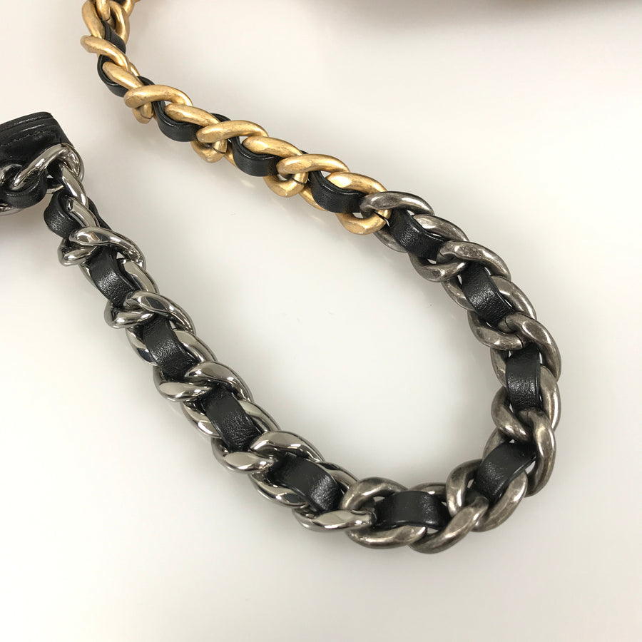 CHANEL Shoulder bag