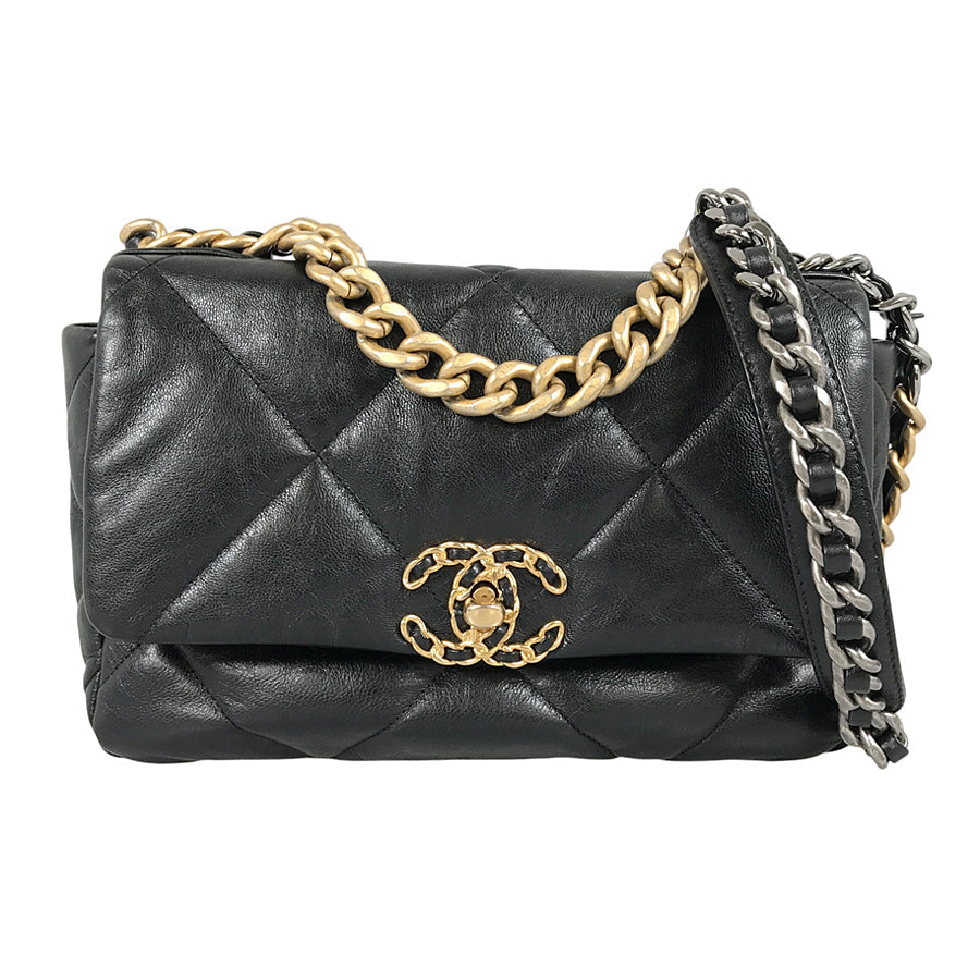 CHANEL Shoulder bag