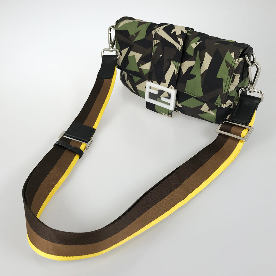FENDI Baguette 7VA472 Shoulder bag