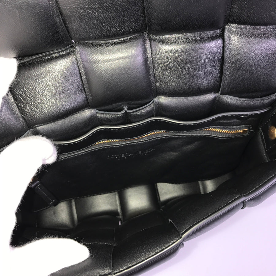 BOTTEGA VENETA Maxi Intrecciato Padded cassette Shoulder bag