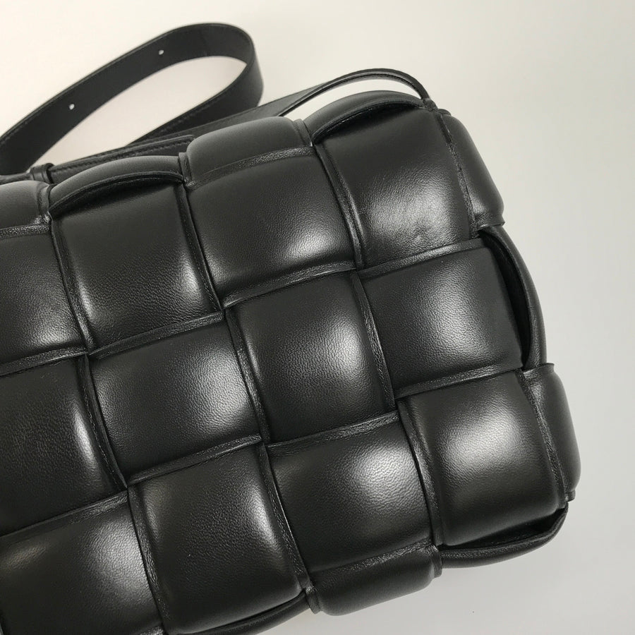 BOTTEGA VENETA Maxi Intrecciato Padded cassette Shoulder bag