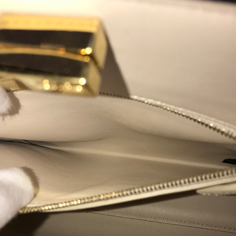 FENDI Peekaboo Essentials 8BN302 Hand bag