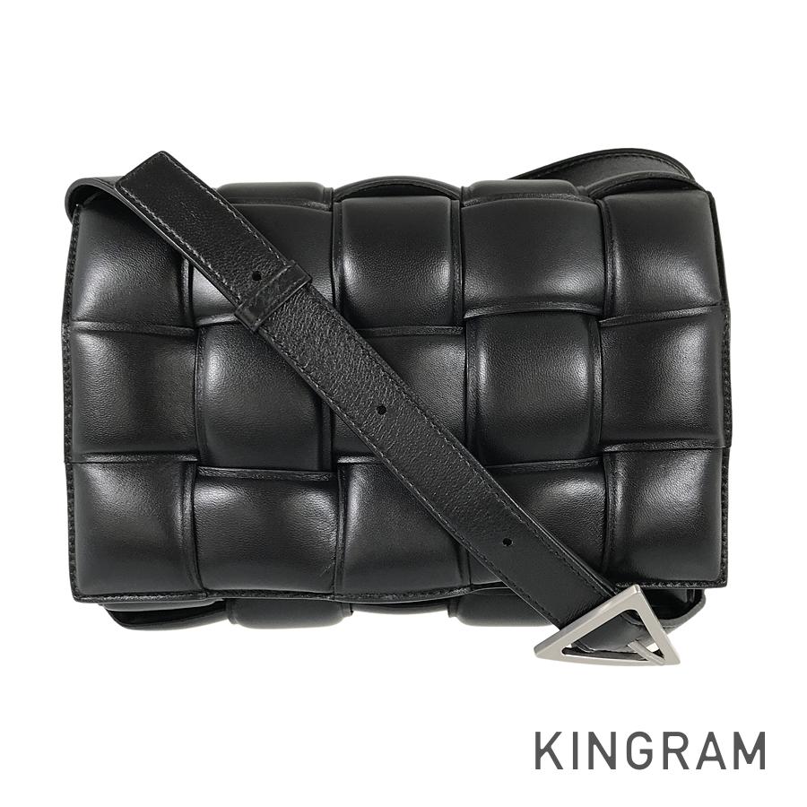 BOTTEGA VENETA Maxi Intrecciato Padded cassette Shoulder bag