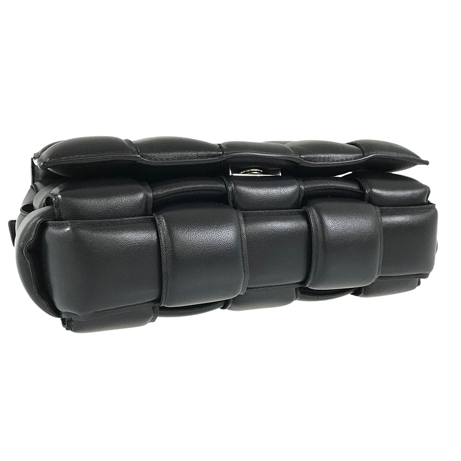 BOTTEGA VENETA Maxi Intrecciato Padded cassette Shoulder bag