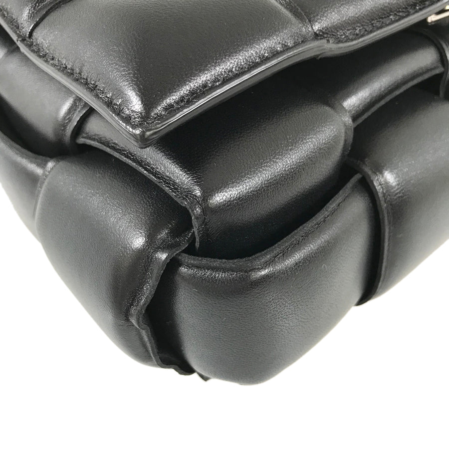 BOTTEGA VENETA Maxi Intrecciato Padded cassette Shoulder bag