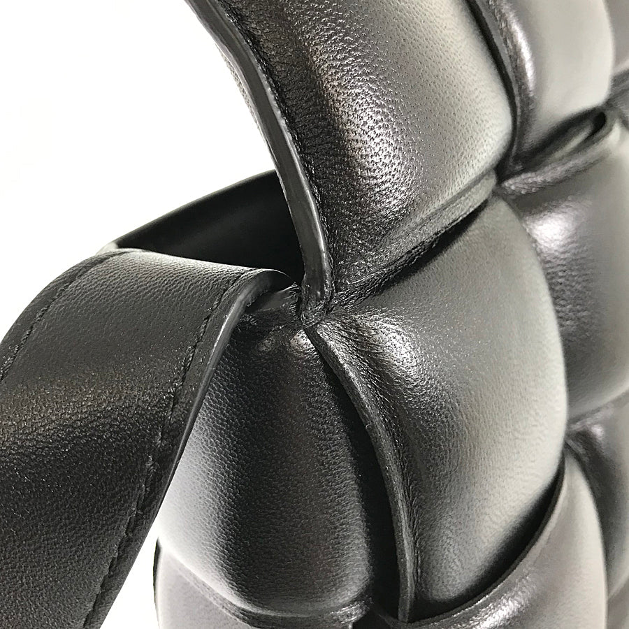 BOTTEGA VENETA Maxi Intrecciato Padded cassette Shoulder bag