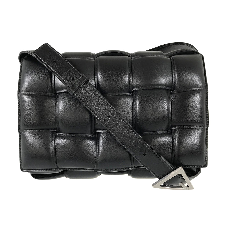 BOTTEGA VENETA Maxi Intrecciato Padded cassette Shoulder bag