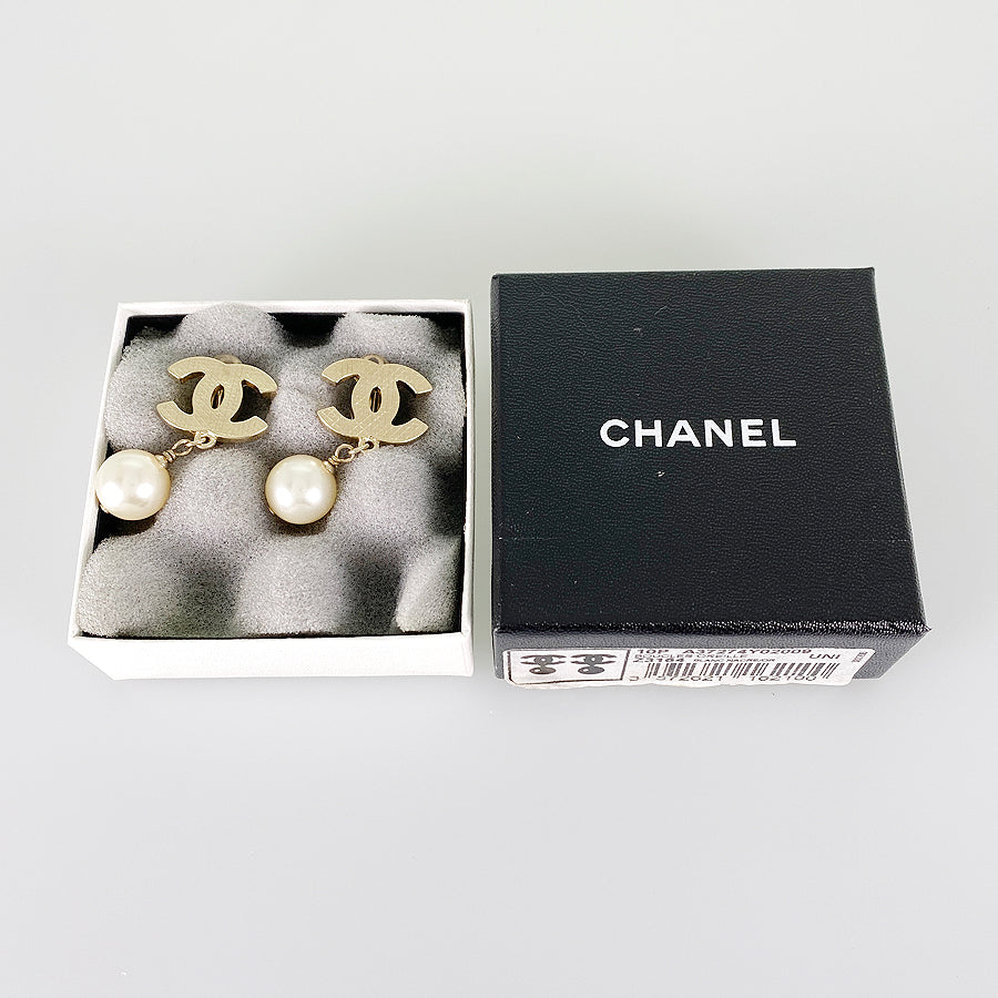 CHANEL Earring