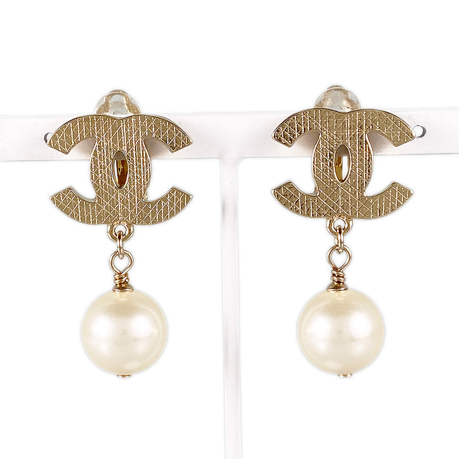 CHANEL Earring