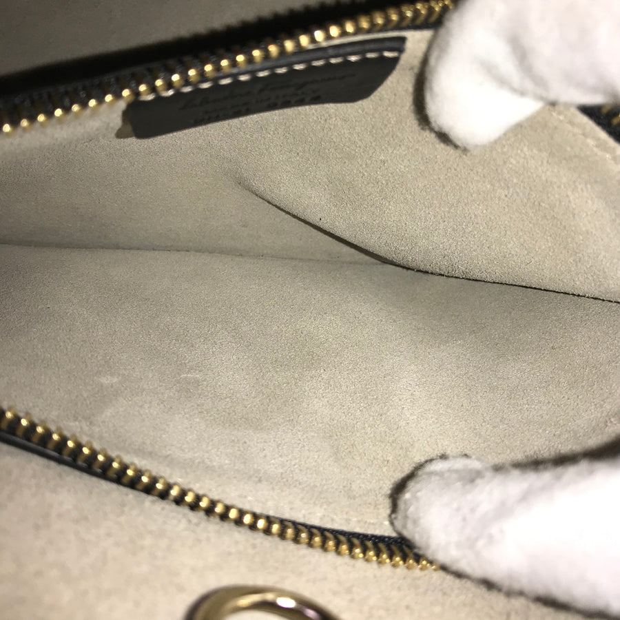 Salvatore Ferragamo Gancini Jet set DH-21.G849 Hand bag