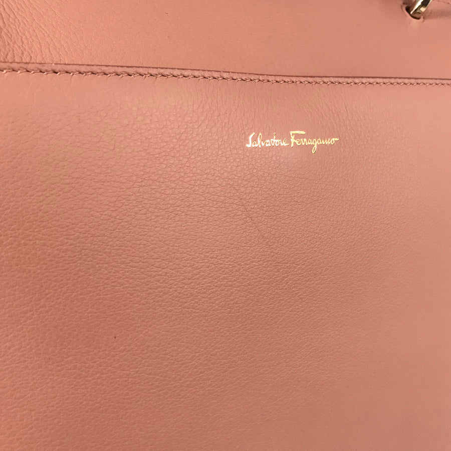 Salvatore Ferragamo Gancini Jet set DH-21.G849 Hand bag