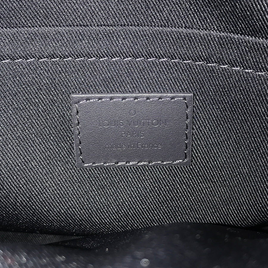 LOUIS VUITTON Aerogram Fastline Messenger M22611 Shoulder bag