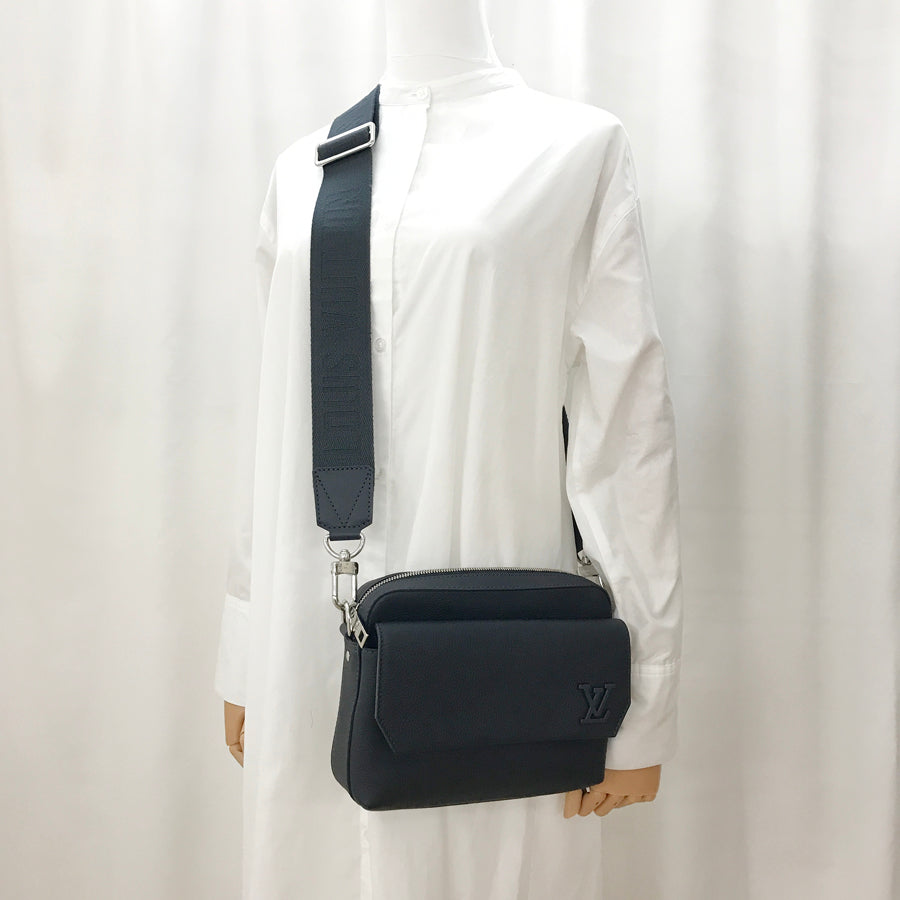 LOUIS VUITTON Aerogram Fastline Messenger M22611 Shoulder bag