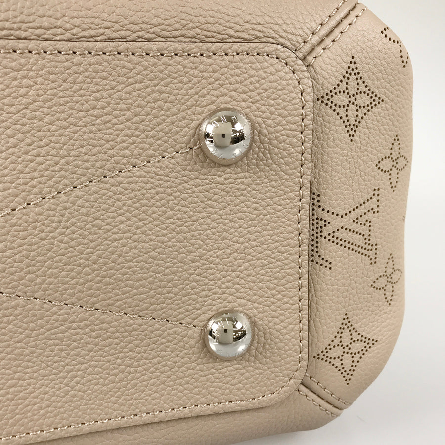 LOUIS VUITTON Monogram Mahina Omea M55031 Tote bag